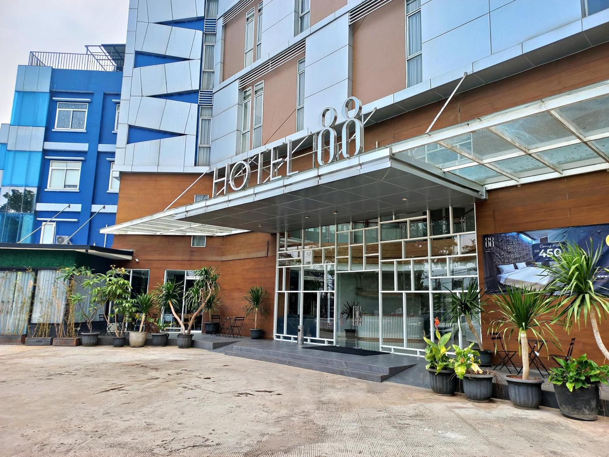 Hotel 88 Kedoya Yakarta Exterior foto